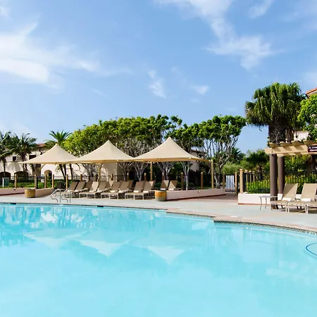 Hilton Santa Barbara Beachfront Resort 
